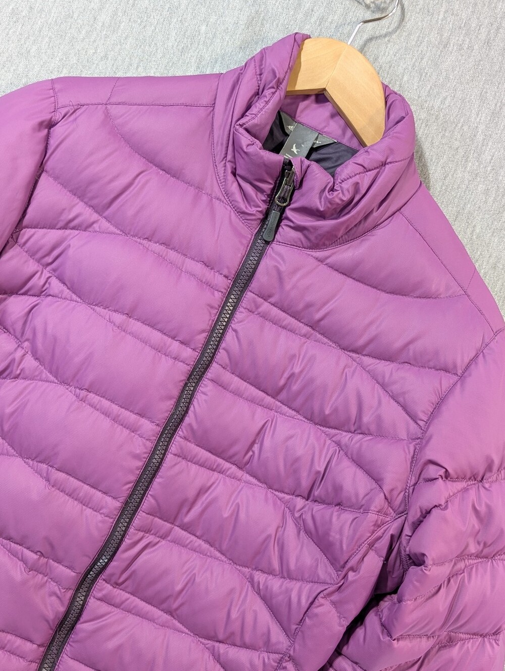 Eddie Bauer Down Filled Puffer Jacket Women's Large Purple
